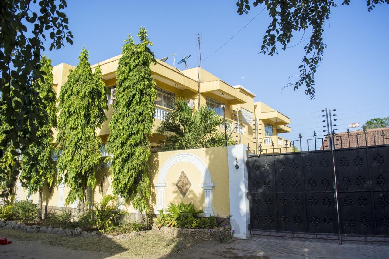 Pawenzi Serviced Apartments Момбаса Екстер'єр фото