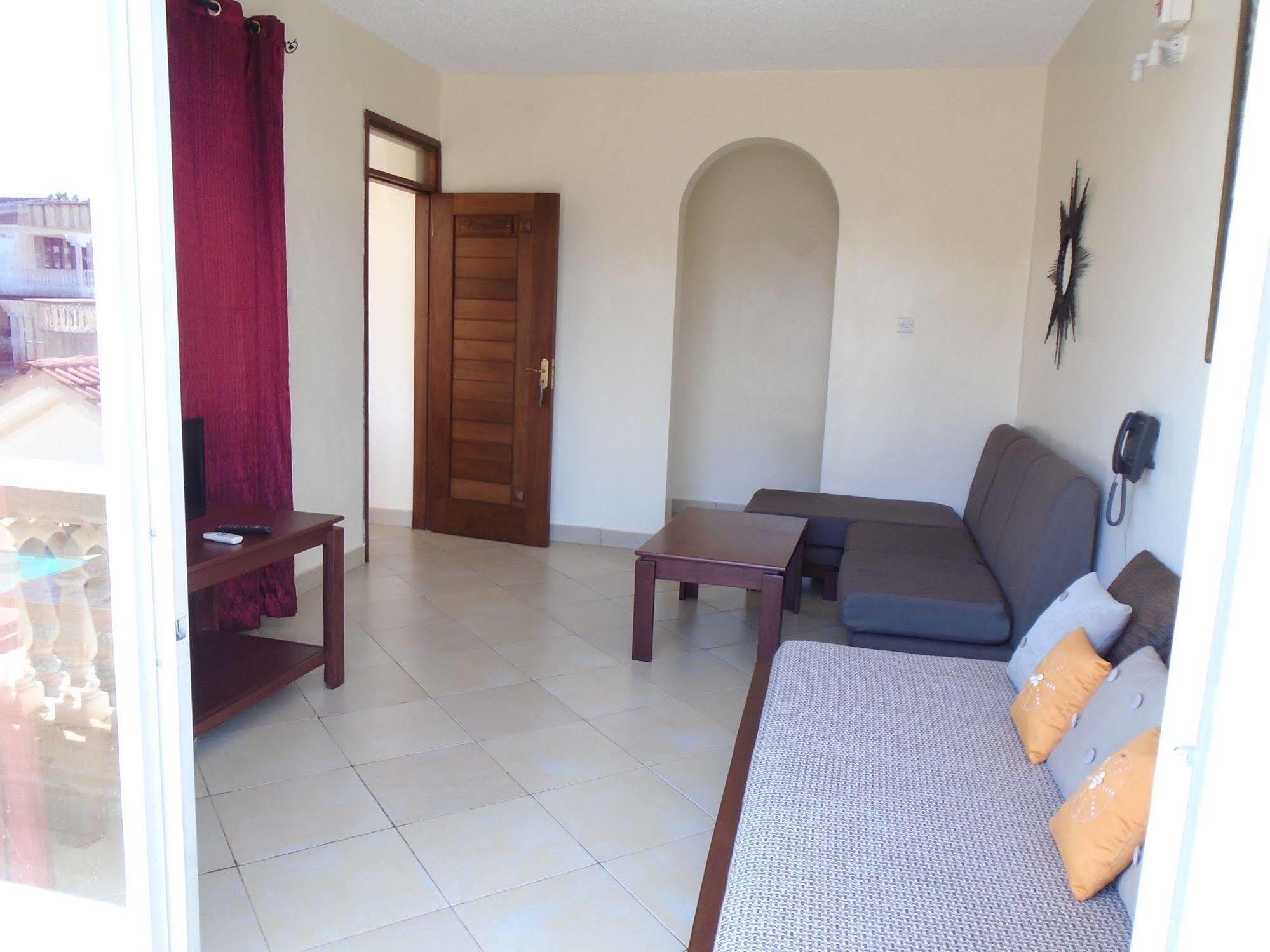 Pawenzi Serviced Apartments Момбаса Екстер'єр фото
