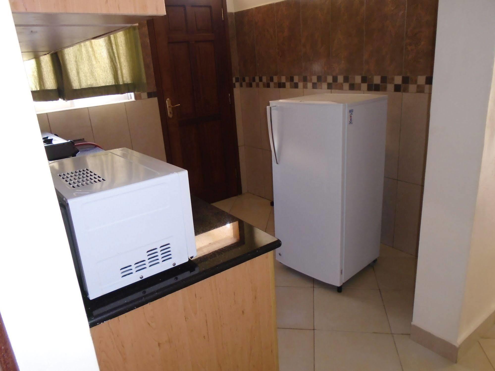 Pawenzi Serviced Apartments Момбаса Екстер'єр фото