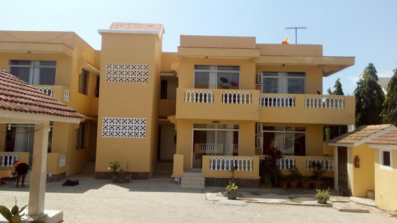 Pawenzi Serviced Apartments Момбаса Екстер'єр фото