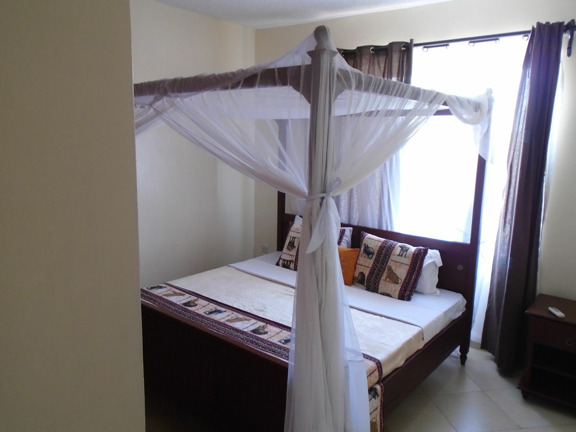 Pawenzi Serviced Apartments Момбаса Екстер'єр фото