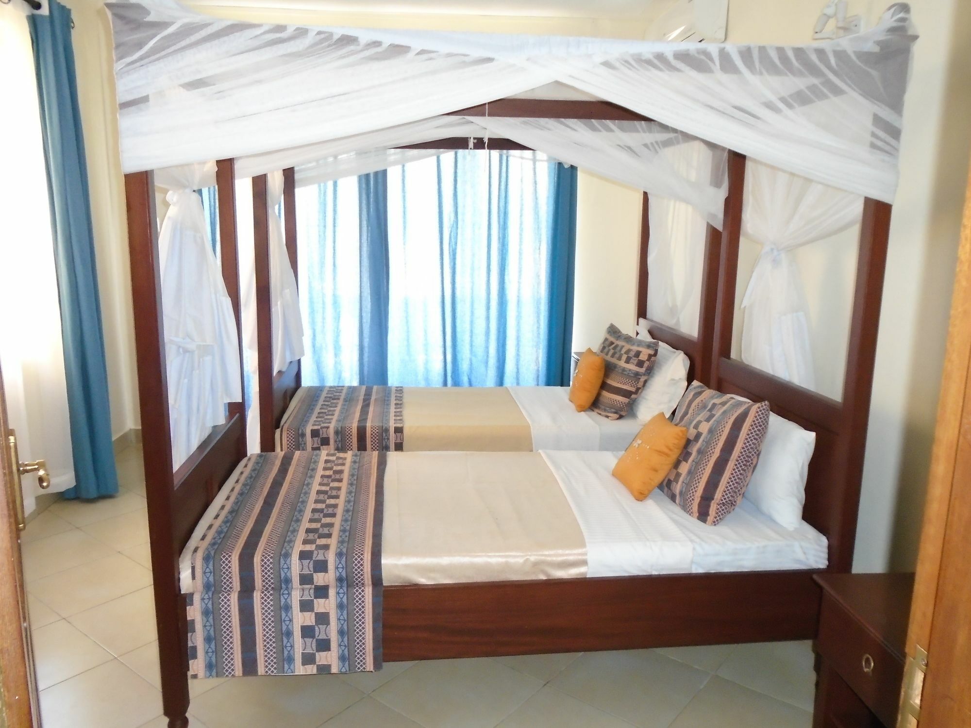 Pawenzi Serviced Apartments Момбаса Екстер'єр фото