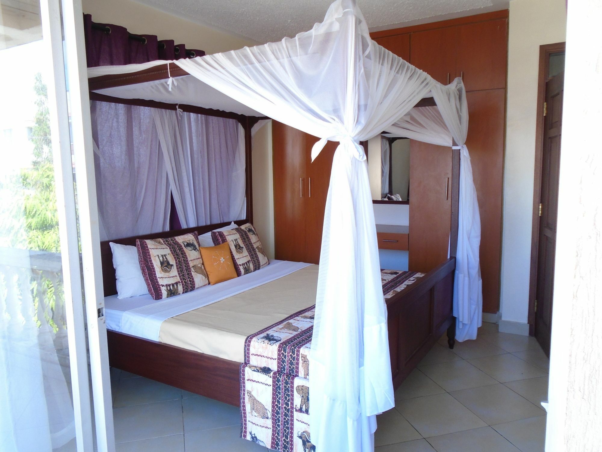 Pawenzi Serviced Apartments Момбаса Екстер'єр фото