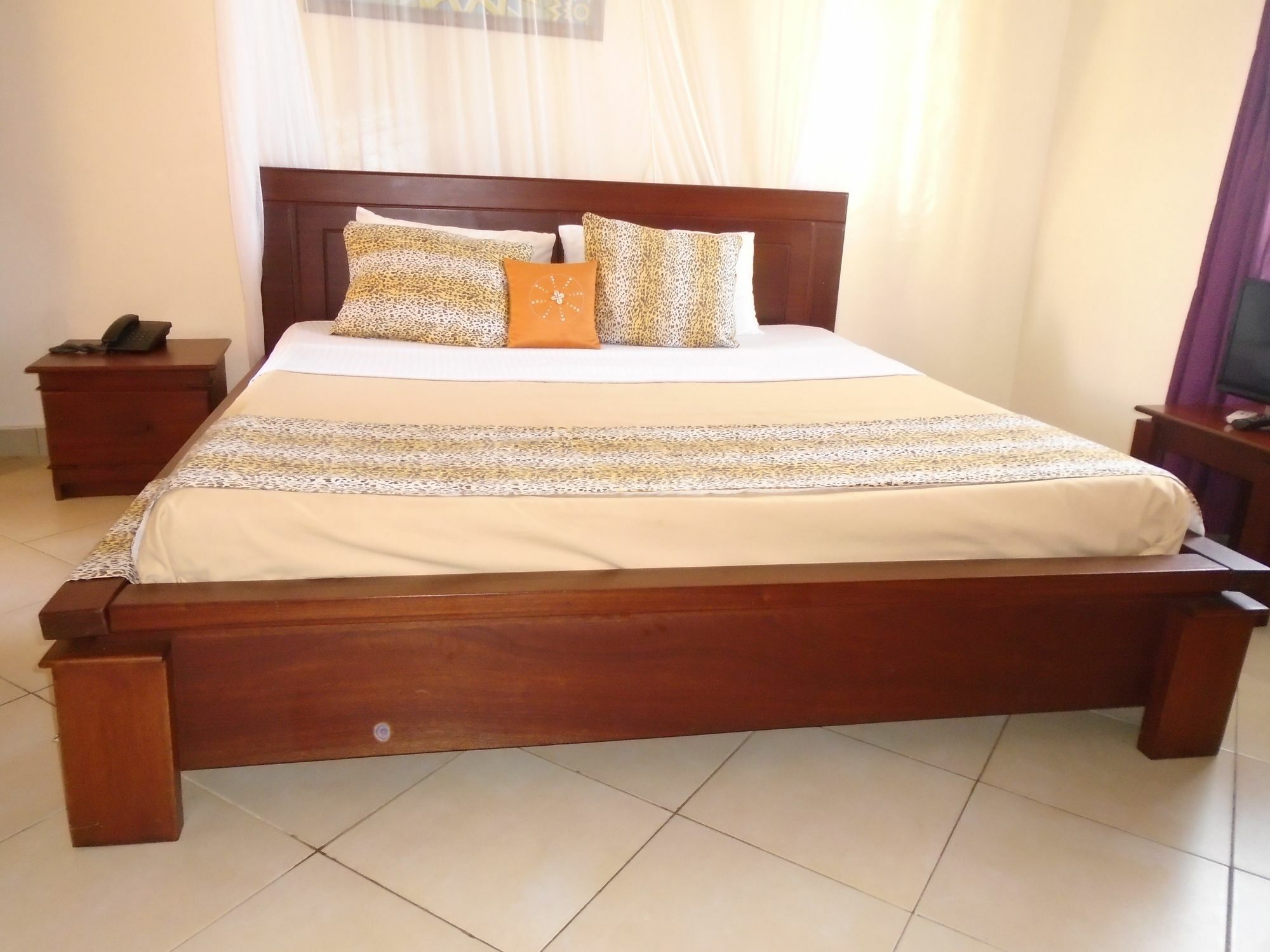 Pawenzi Serviced Apartments Момбаса Екстер'єр фото